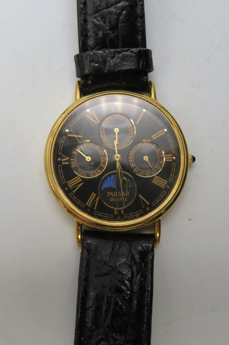 Pulsar Quartz Triple Calendar Sun Moon V33F-8A10 Mens Watch New Batt Near Mint