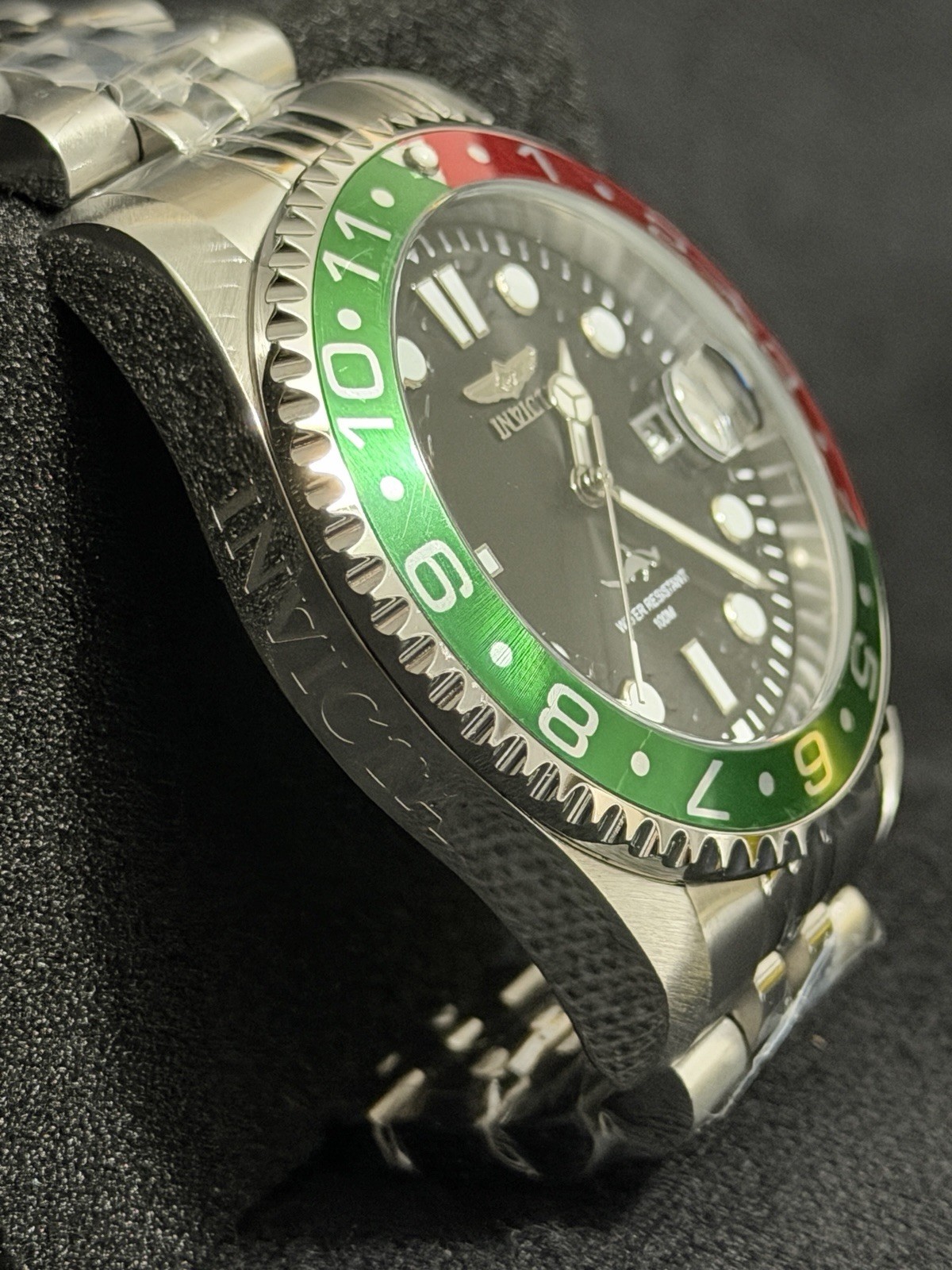 NEW Invicta Men’s Pro Diver Black Dial Red/Green Bezel Watch w/ Steel Band 36851