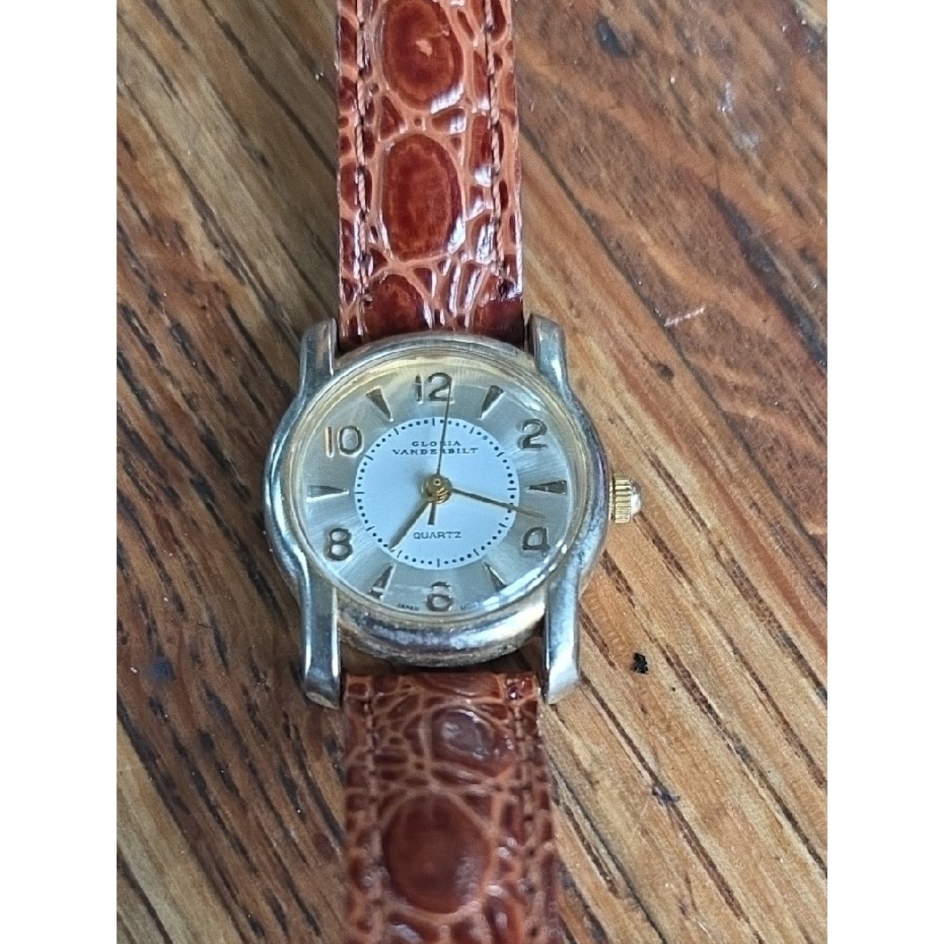 Ladies Vtg Gloria Vanderbilt Brown Alligator Leather Strap Quartz Watch