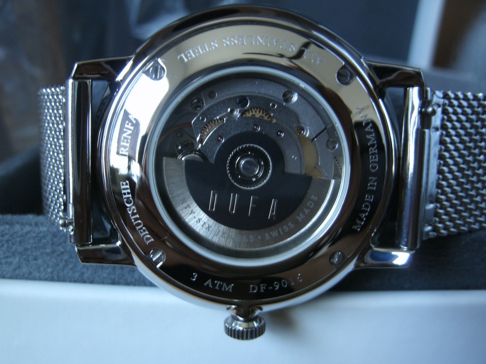 Dufa DF-9016 Bayer Watch working, keeping time. Swiss Sellita SW200