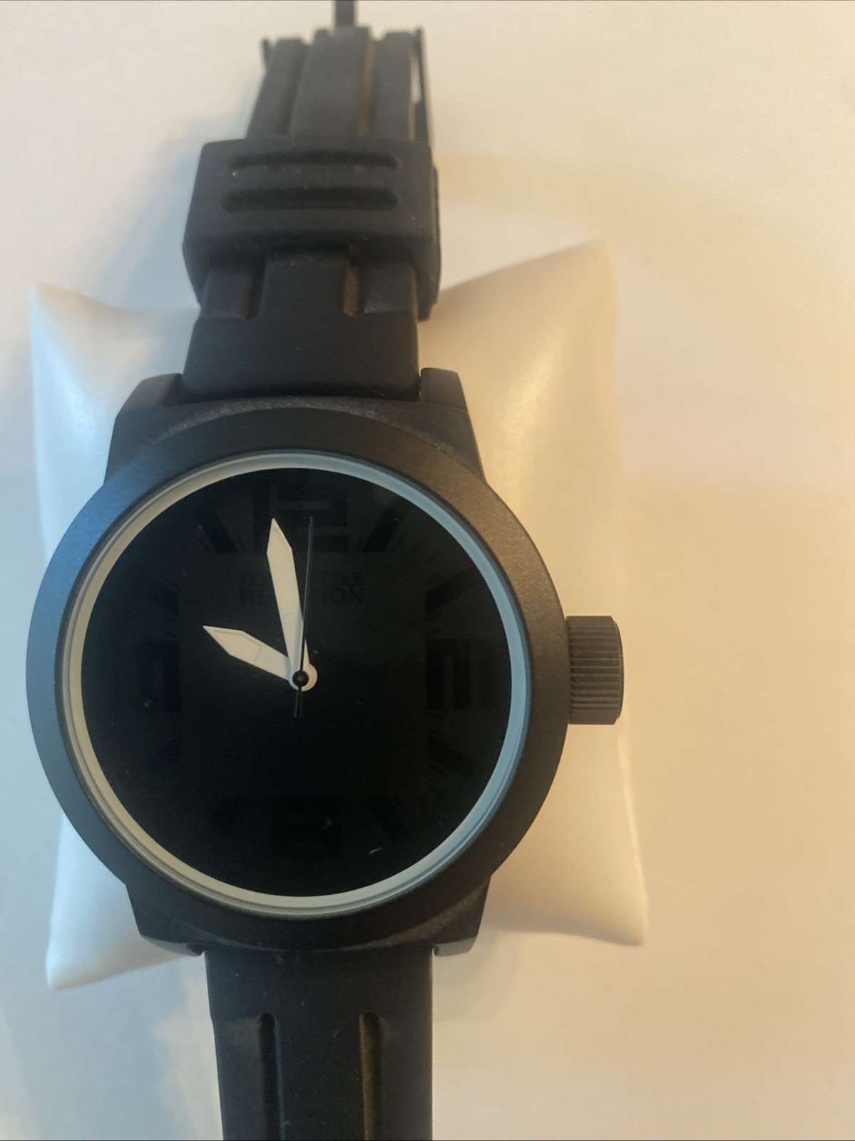KennethCole Reaction Watch Mens BlackOnBlack W/RubberStrap NeverUsed Dead Battry