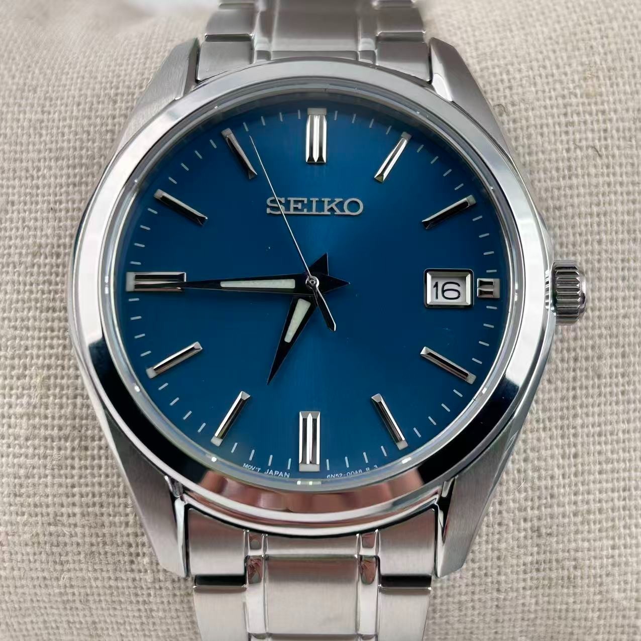 New Seiko Essentials SUR525 Blue Dial Stainless Steel Men’s Quartz Watch 40.2 mm