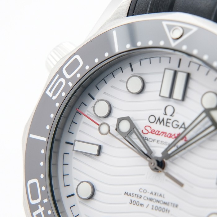 Omega Seamaster Diver 300M Master Chronometer 210.32.42.20.04.001 Box/Paper