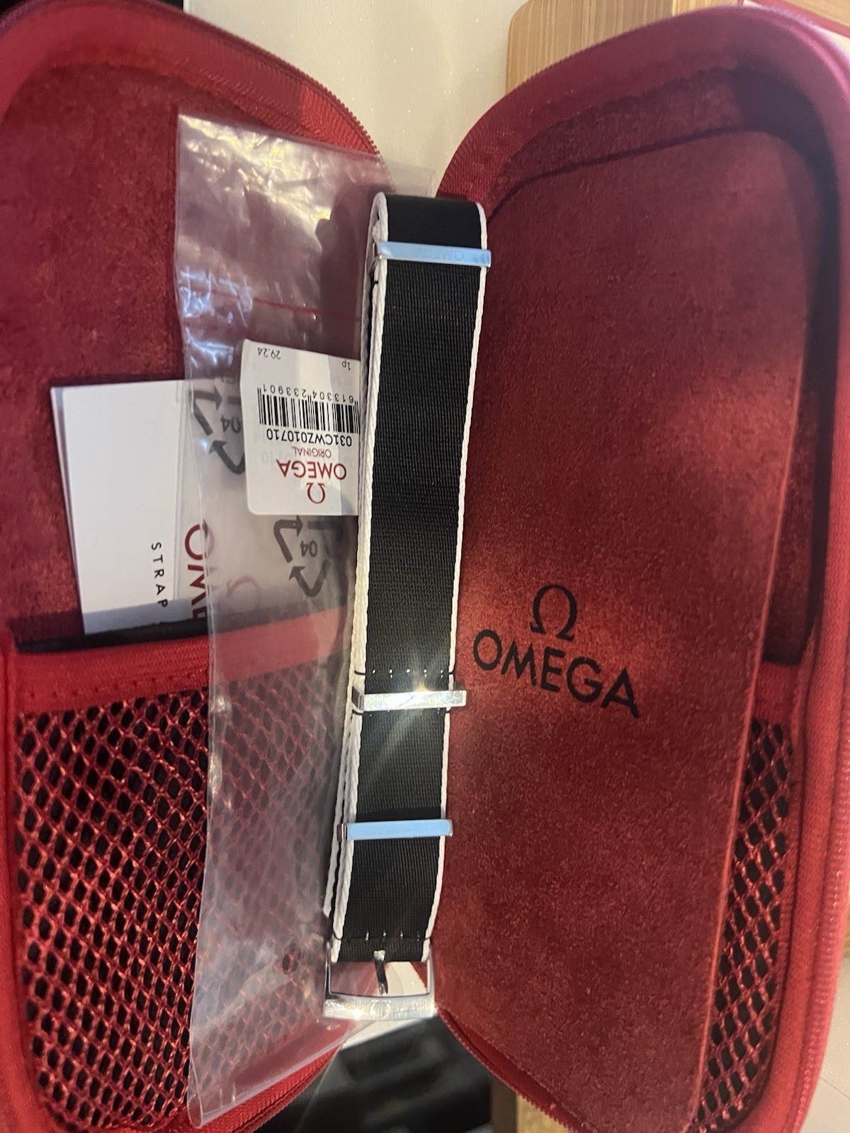 OMEGA Speedmaster Racing Chronograph Reverse Panda 40mm +Extra OMEGA Nato Strap