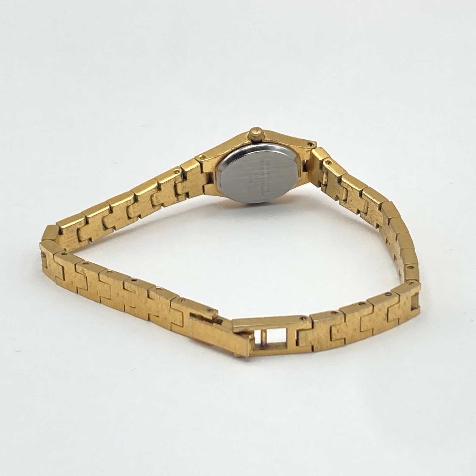 Vintage Armitron Womens Watch 11mm Gold Tone Petite Round New Battery 7″