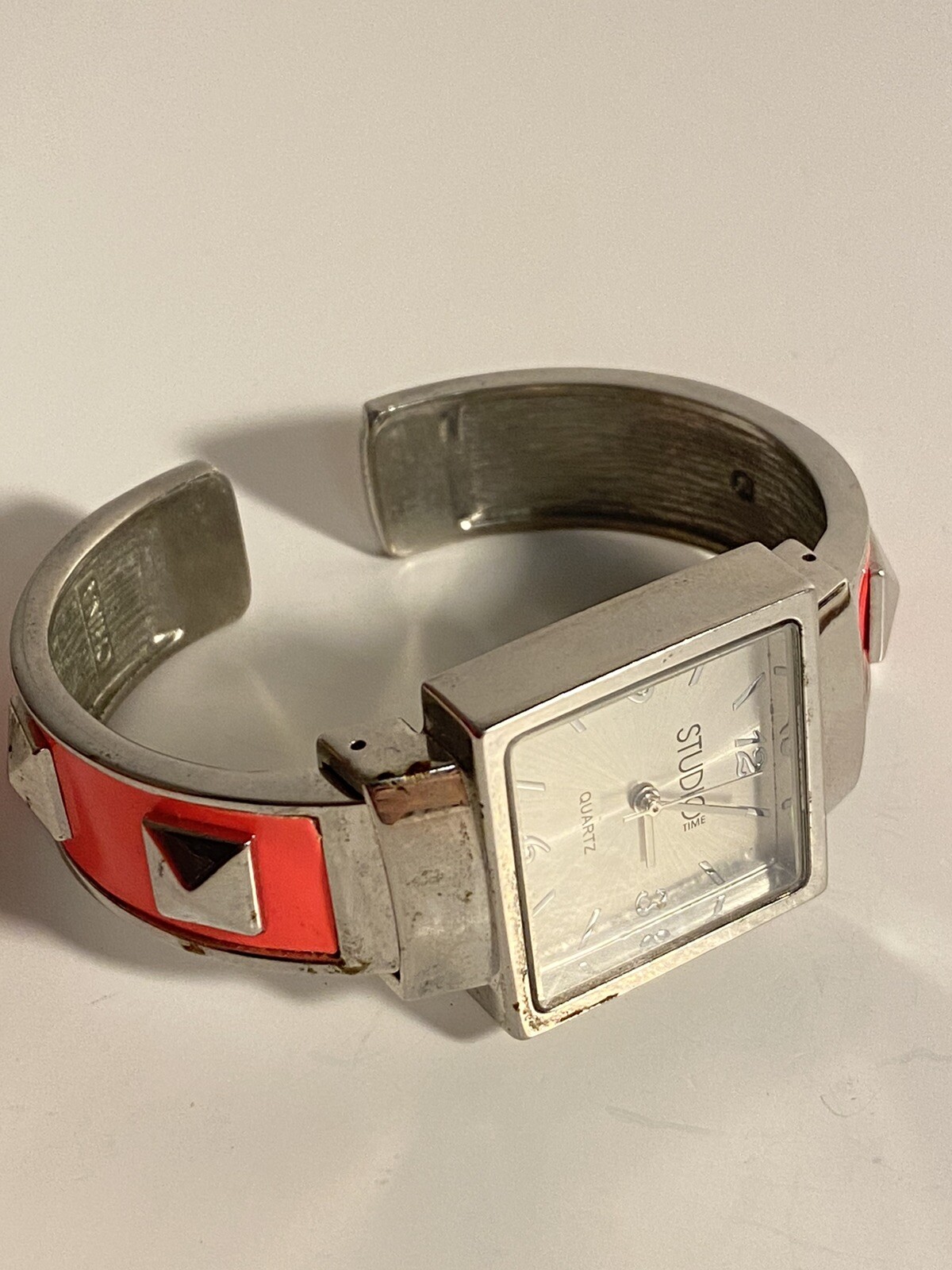 Studio Time, hot pink Silver Tone stud Cuff Band needs batt STD3212T original