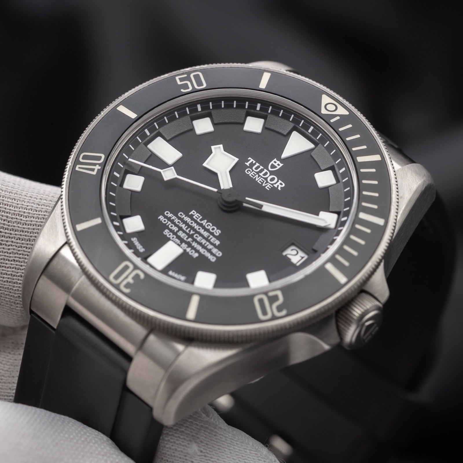 TUDOR Pelagos 42 Titanium Black Dial 25600TN Full Set – Unworn Bracelet