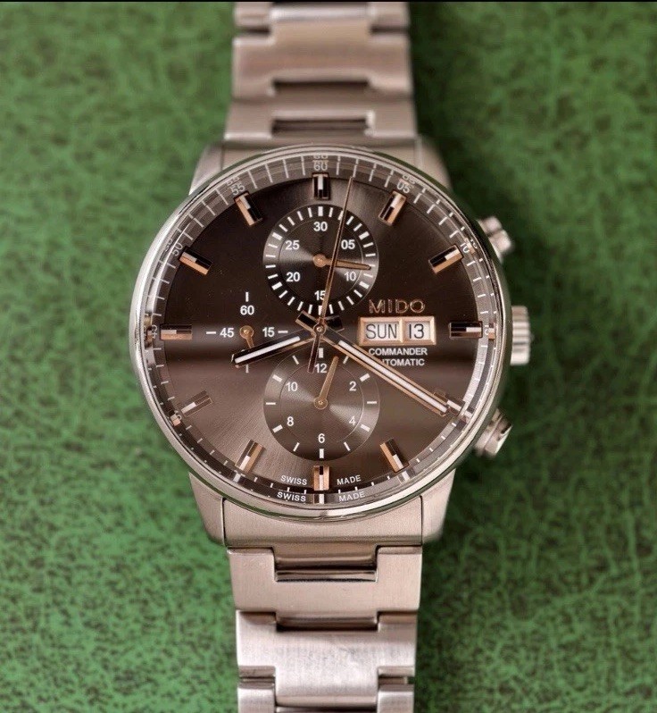 MIDO Commander II Chronograph Day/Date Gray Sunburst Dial M016.414.11.061.00