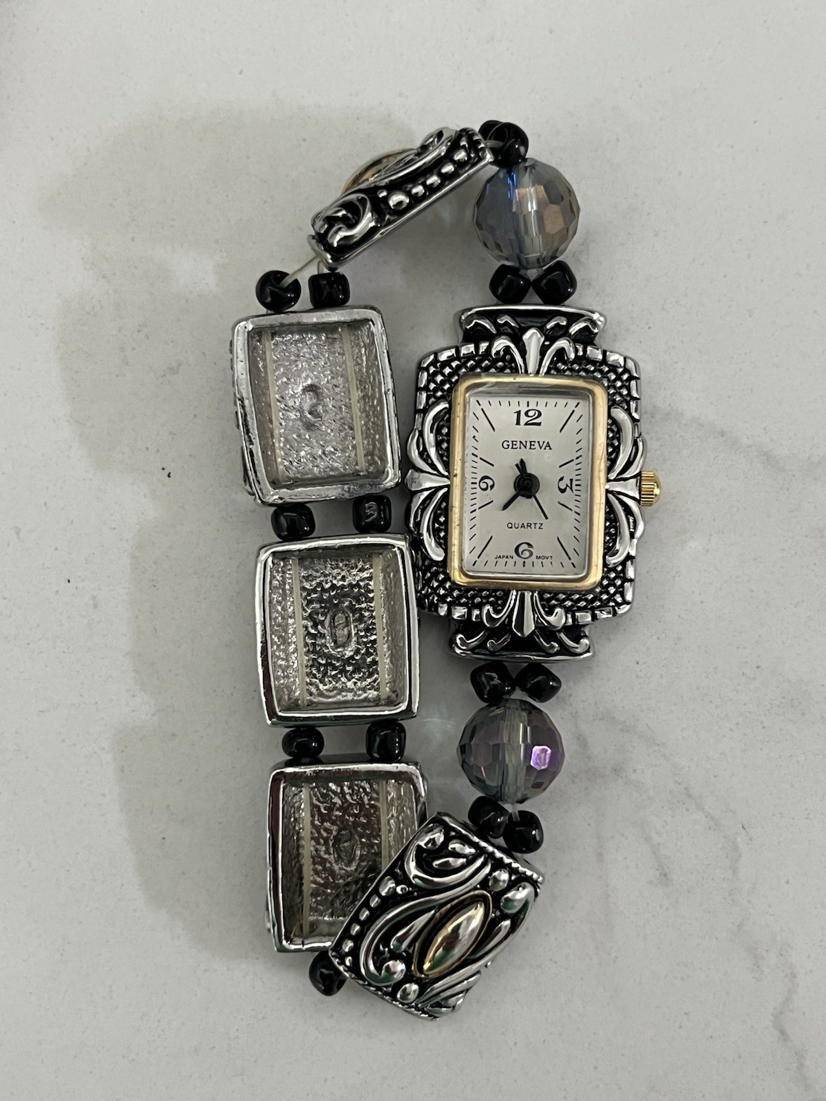 Geneva Women’s Vintage Quartz Analog Bracelet Watch White Dial with 2 bracelets