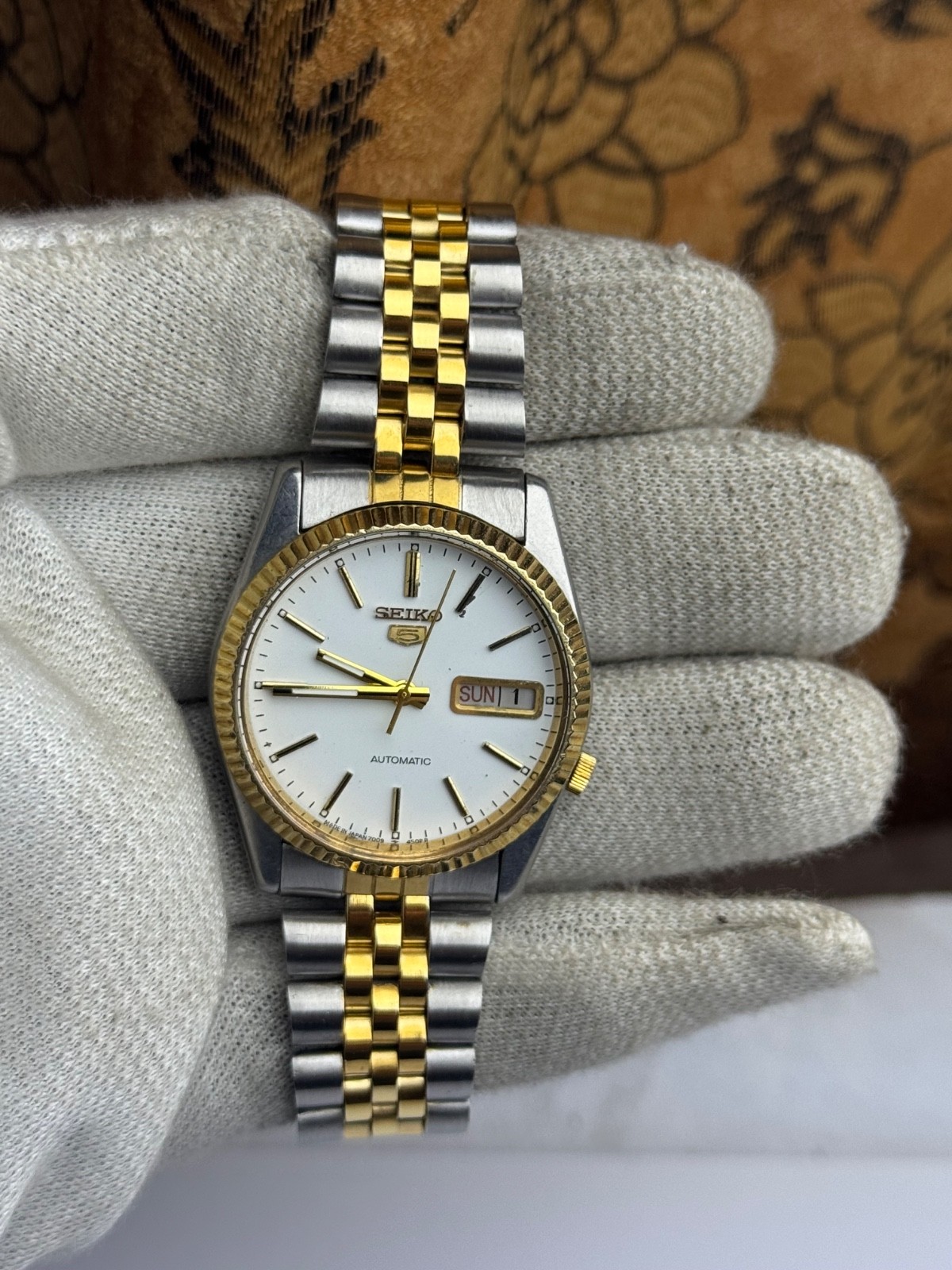 Vintage Seiko 5 7009 Automatic White Dial Fluted Bezel Two Tone Jubilee Men’s