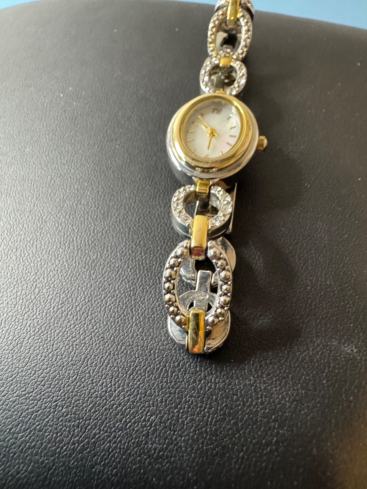 Allude Watch Womens Gold Tone Oval Dial Floating Rhinestone Links New Battery