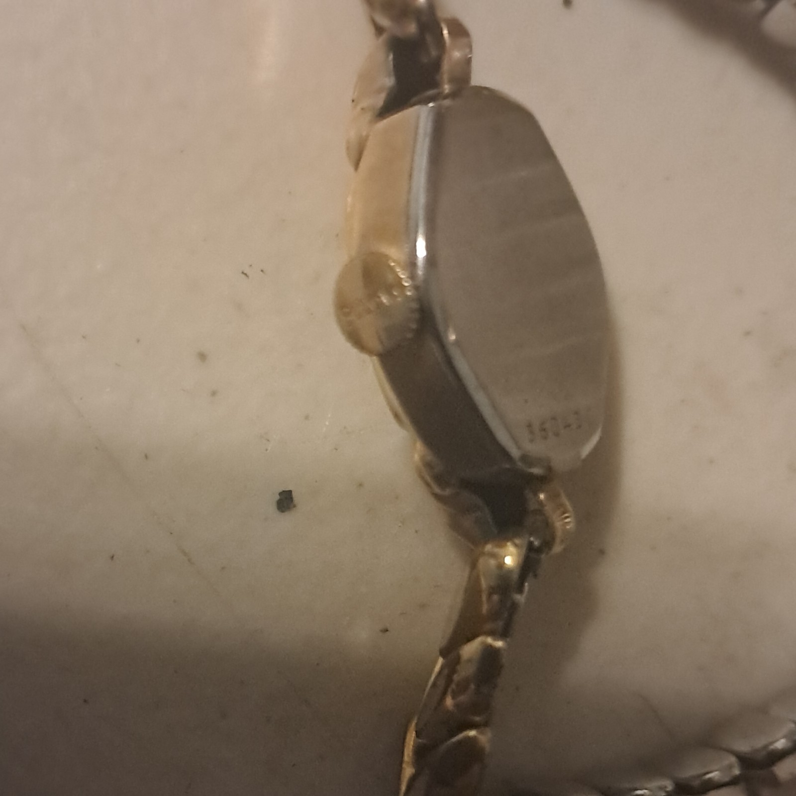 Bulova Gold Tone Oval Women’s Wristwatch White Dial Metal Bracelet Dress Formal