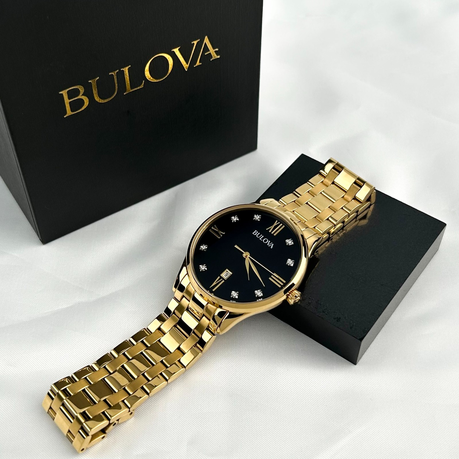 Bulova 97D108 Classic Diamond Black Dial Gold-Tone Bracelet Men’sQuartz Watch