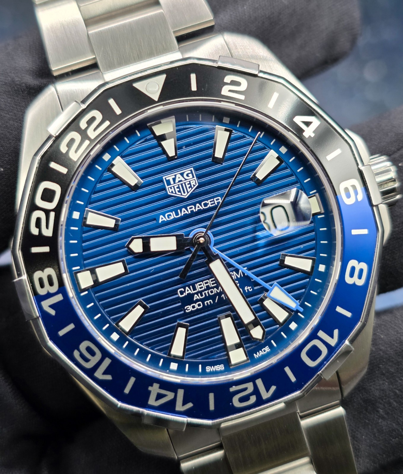 TAG Heuer Aquaracer WAY201T “Batman” Calibre 7 GMT 43mm Blue Dial Excellent