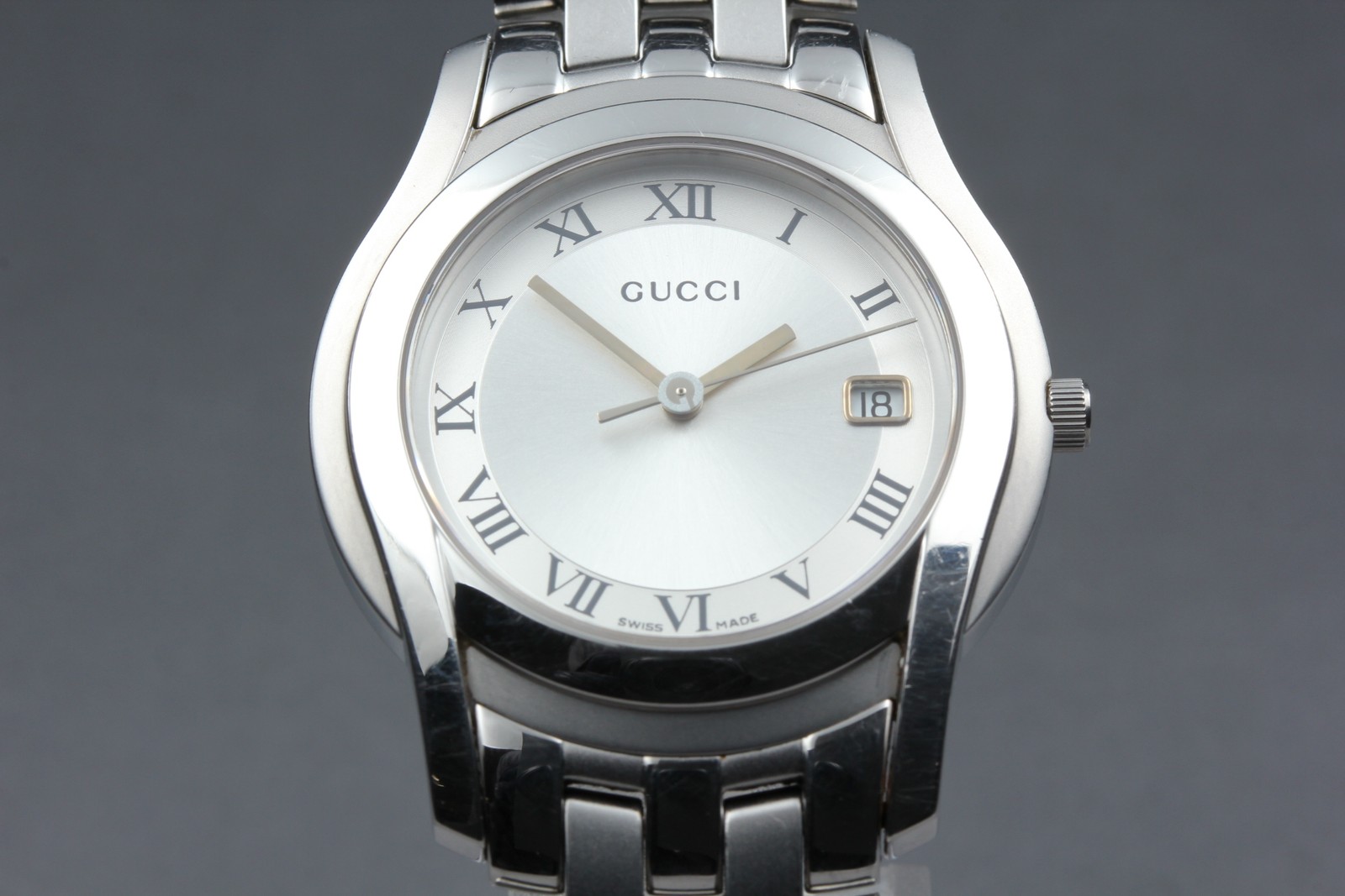 [Near MINT / Full Set Box] GUCCI 5500M Silver Dial 35mm Men’s Quartz Watch JAPAN