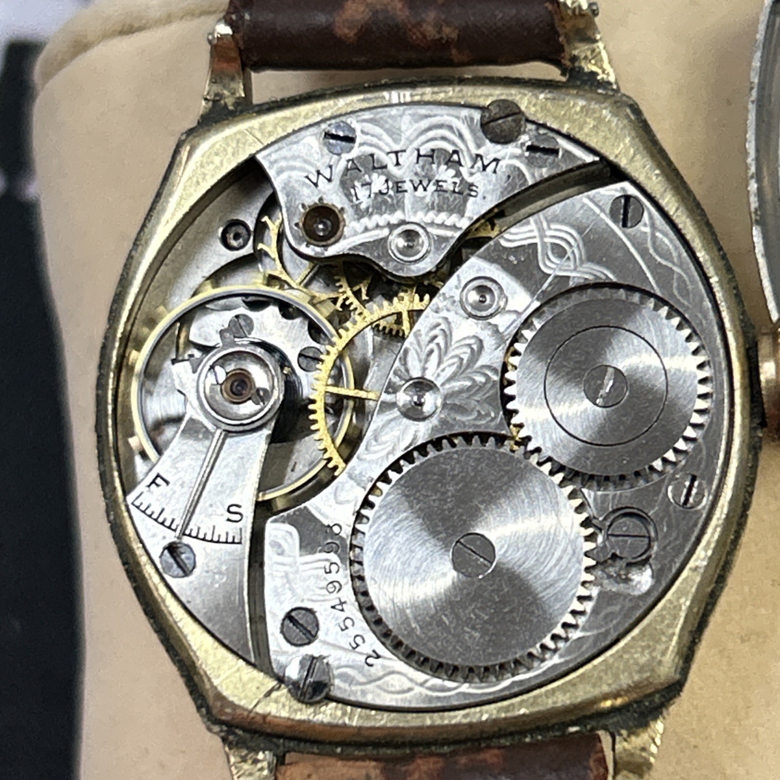 1926 Waltham Model 1907 Tonneau Shaped Grade 361 3/0s 15j Watch Running 10krgp
