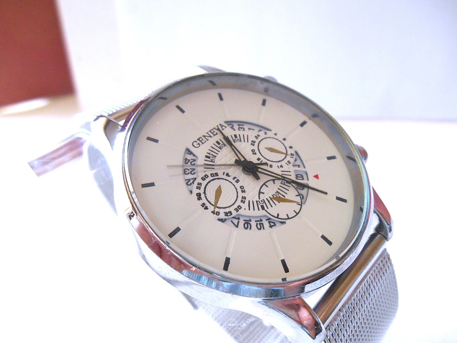 GENEVA Silvertone / White Dial Watch – New Battery