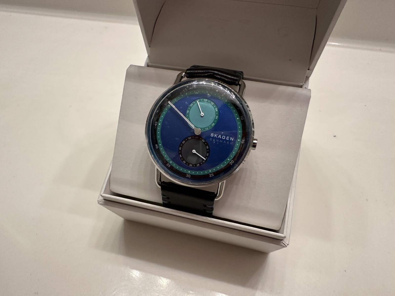 RARE PREPRODUCTION Skagen Horizont Limited Edition Blue Green Dial Black Watch