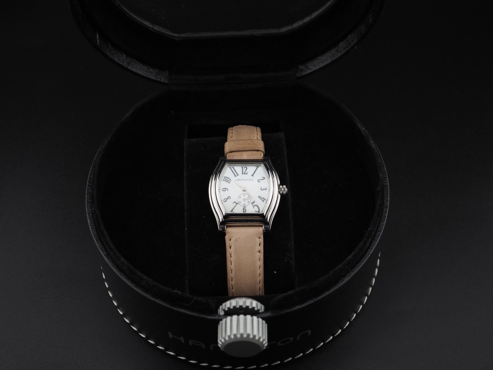 Vintage N MINT Hamilton Dodson 051110 Shell Dial Small Seconds Qz Womens Watch