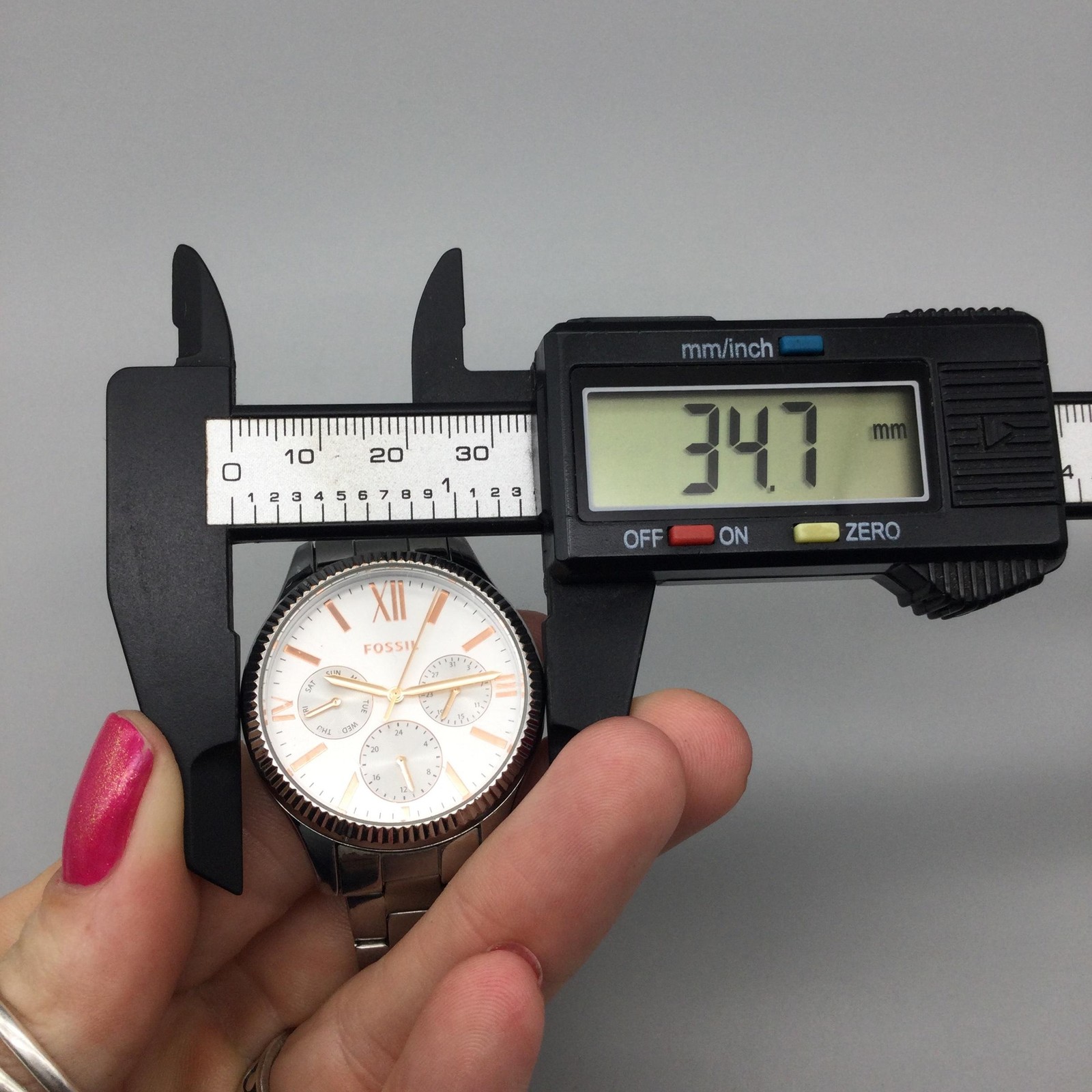 Fossil Rye BQ3590 Womens Watch 35mm Silver Tone Day Date New Battery 7″