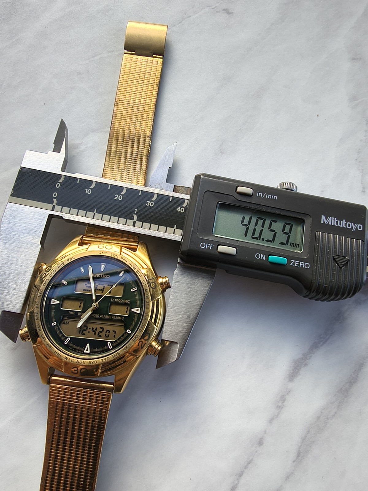 Seiko H021-8021 World Timer Ana-Digi Gold Tone Alarm Chronograph Watch Running