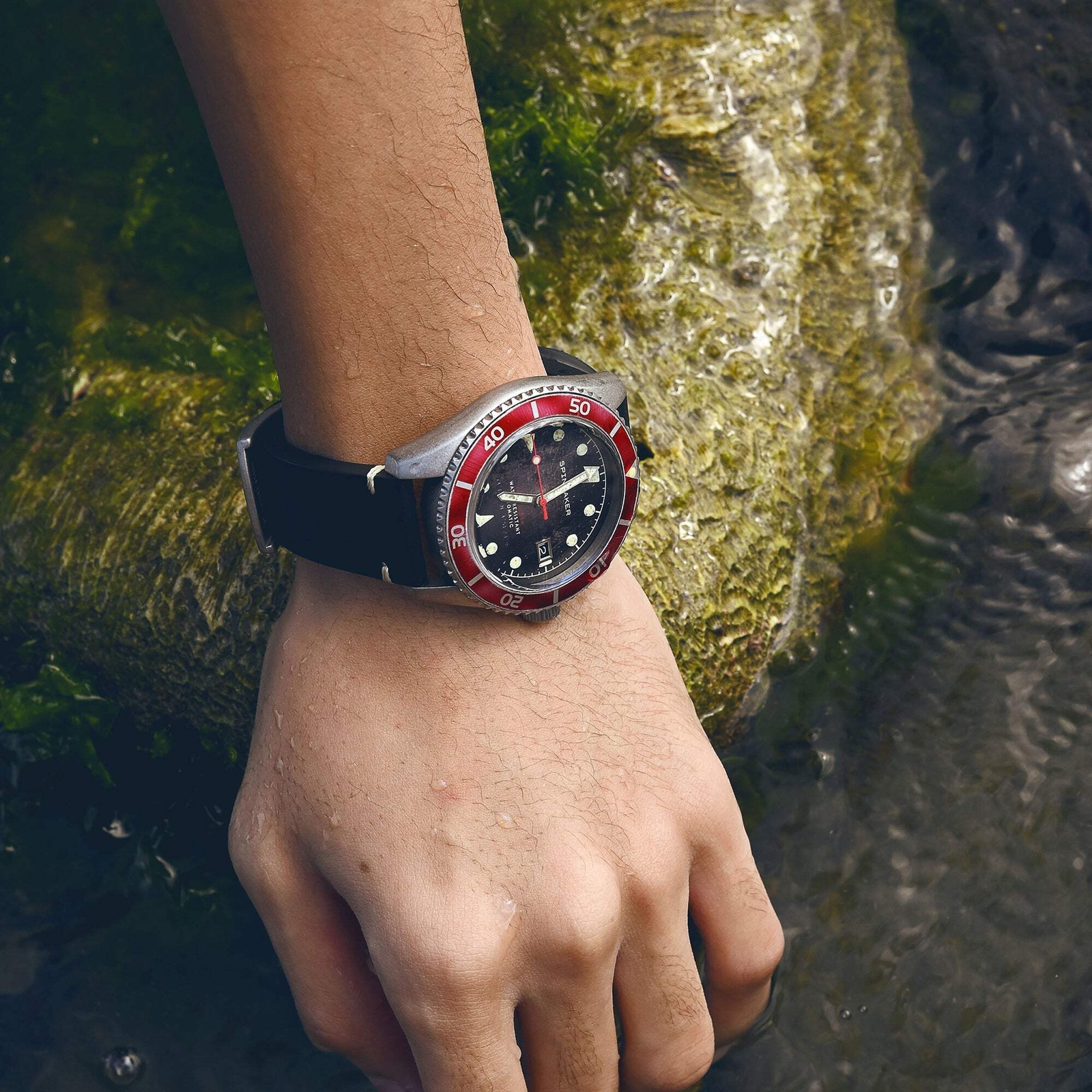 Spinnaker Wreck Red Ring & Gray / Leather | Black Dial 44mm Japanese Automatic W