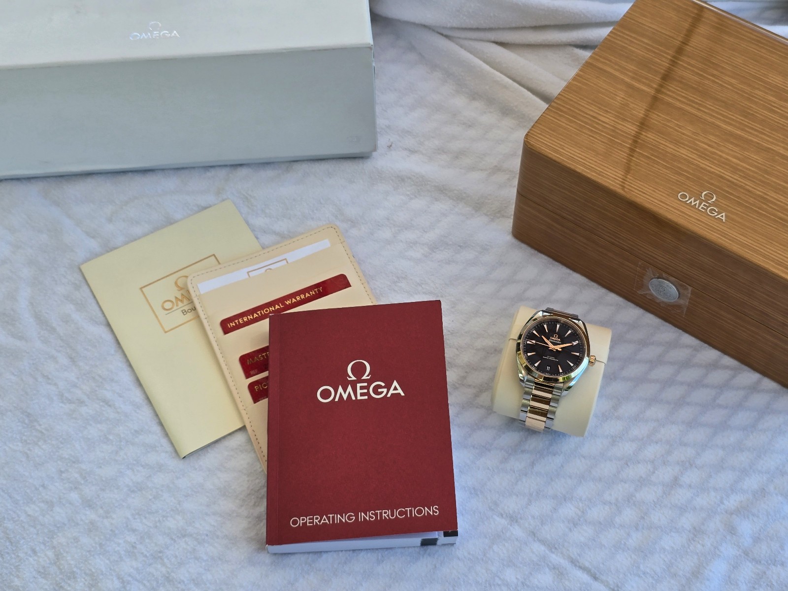 Omega Seamaster Aqua Terra 41mm Sedna Gold Steel Grey Dial 220.20.41.21.06.001