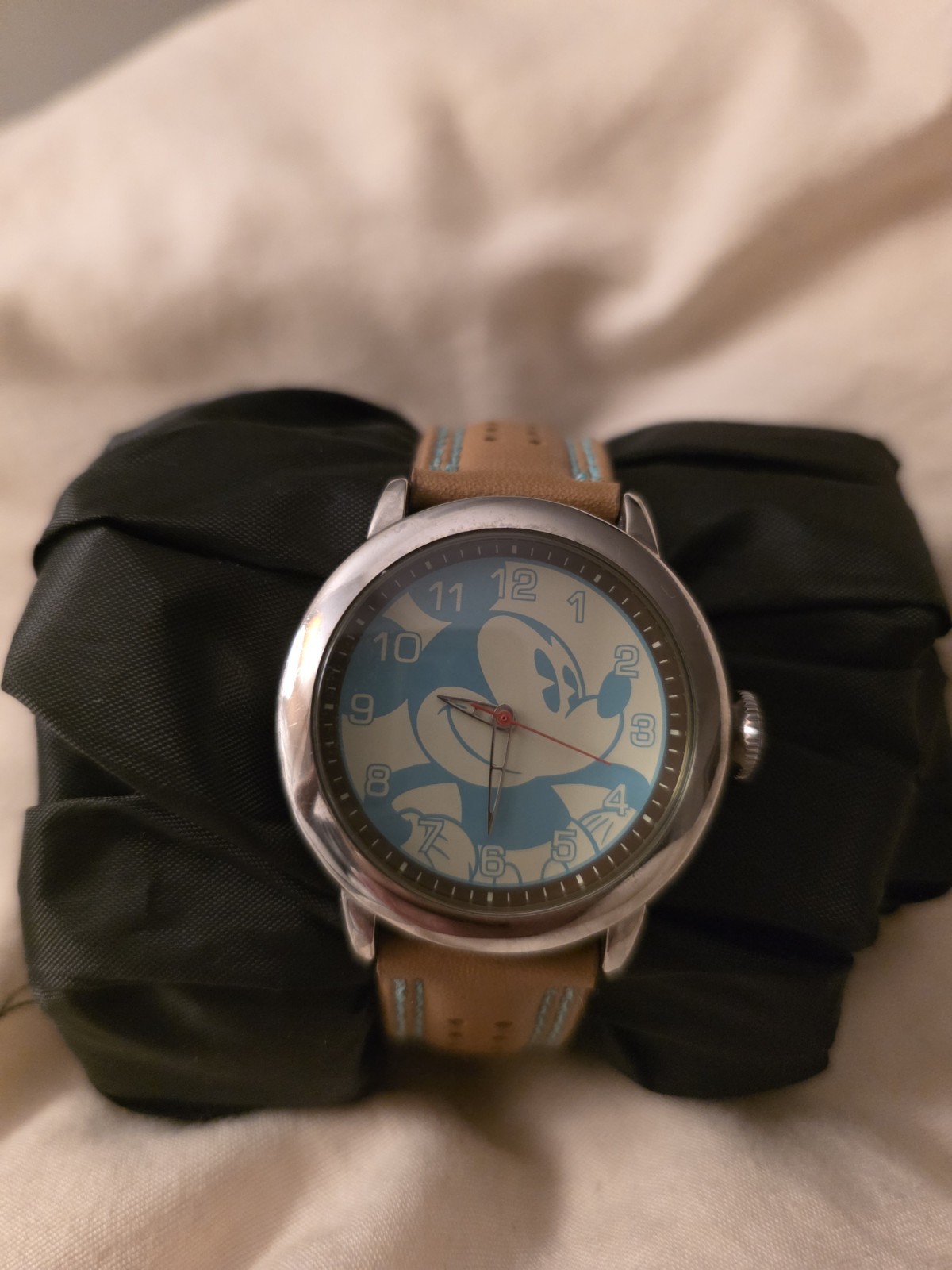 Disney Quartz Analog Wristwatch Cartoon Blue/White Dial Brown Leather 35mm