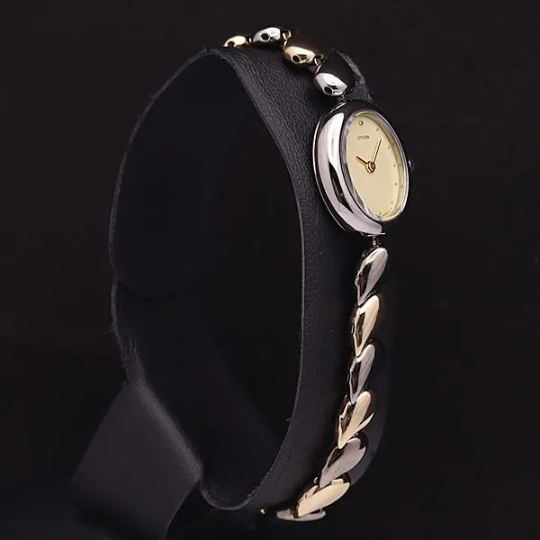 Working condition, excellent condition Citizen QZ 2200-226607 oval ivory dial la