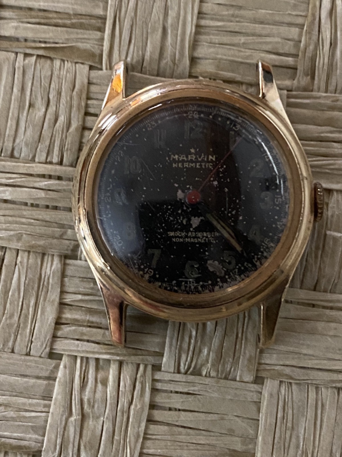 1940’s Marvin Mil. 24Hr Dial w/10K g.f. Pink Bezel, 565S Cal., 17J- runs Smooth!