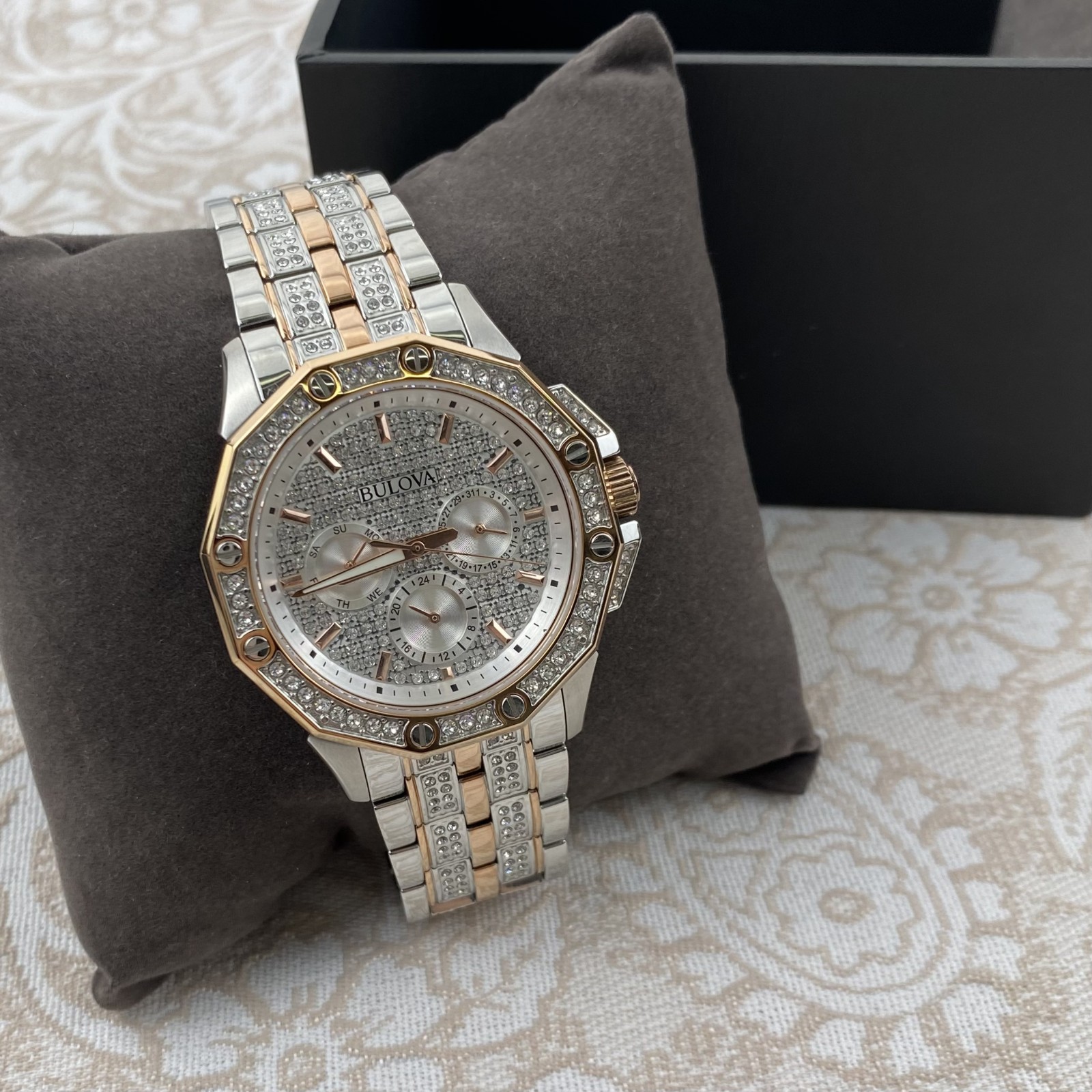 Bulova 98C133 Octava Men’s Quartz Watch 41.5mm Two-Tone Gold Silver Crystal