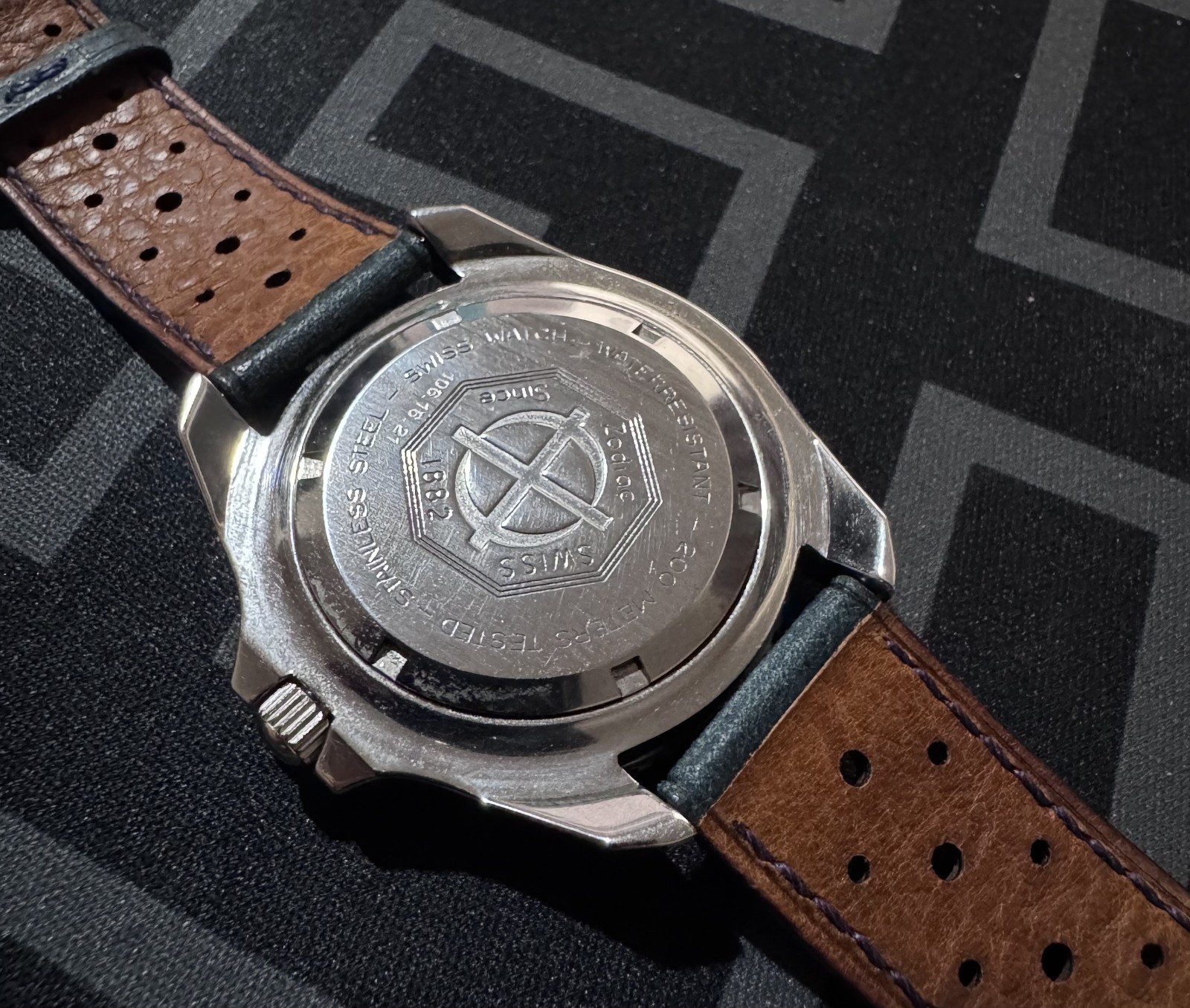 Zodiac Red Dot 106.16.21 “Monnin Diver” Vintage Professional Quartz 200m Watch
