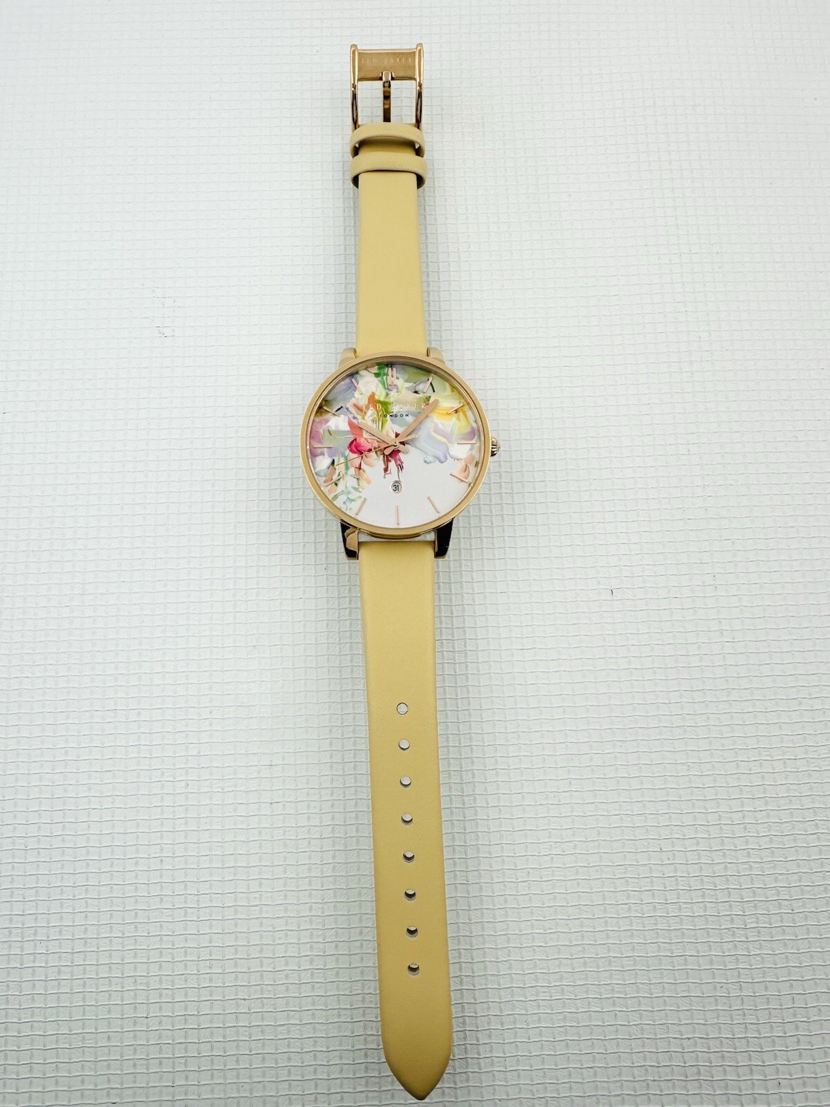 Ted Baker Women’s TE10026453 Multicolour Dial Cream LeatherStrap Rose Gold Watch