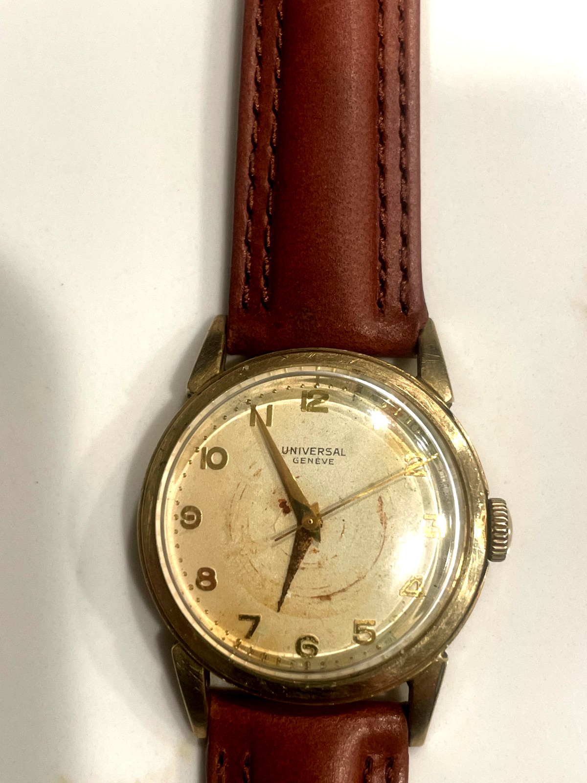 Vintage Universal Genève Manual Wind 31.75mm Dress Watch – Champagne Dial