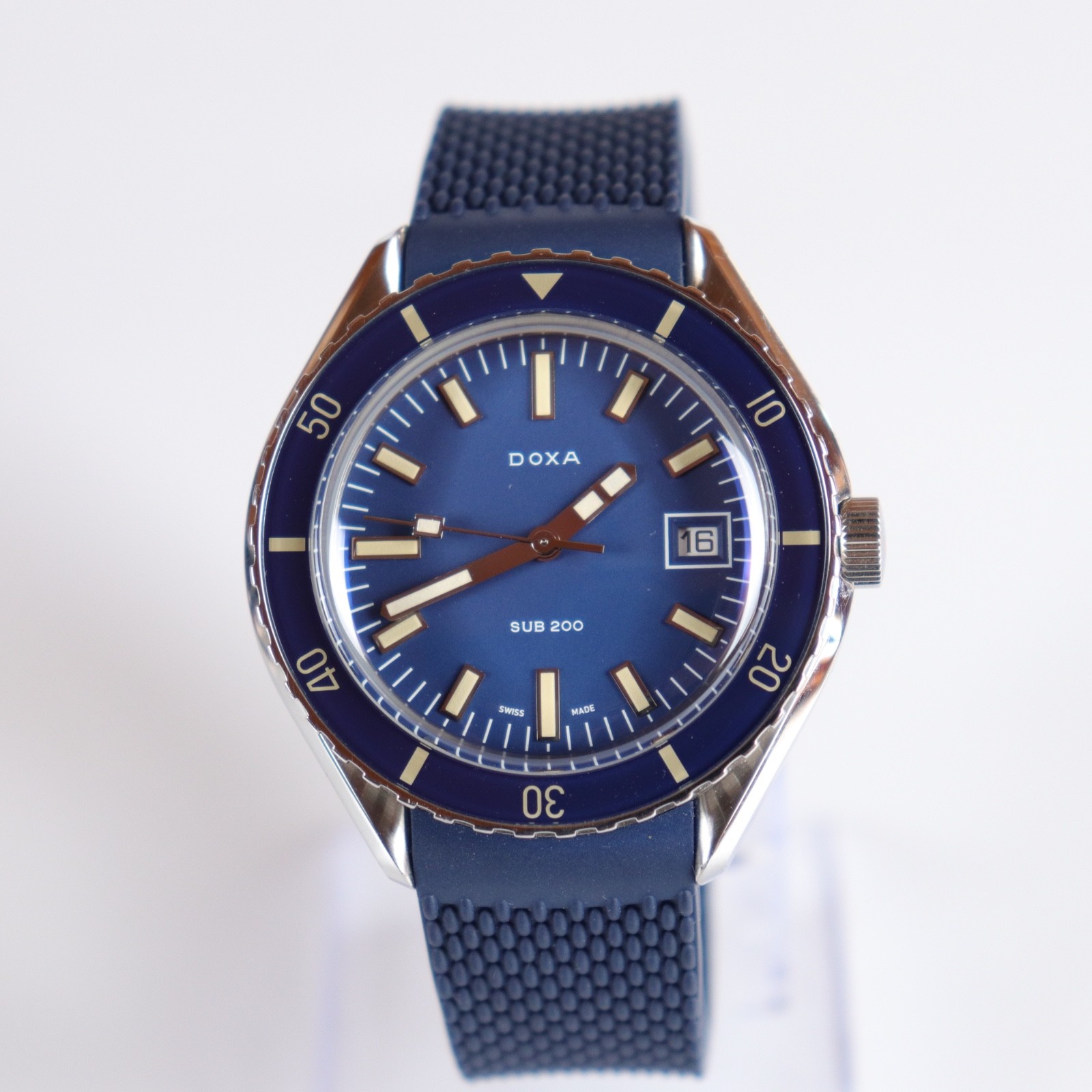 Doxa Sub 200 Caribbean | Box & Papers | 42mm | Ref. 796.10.201.10