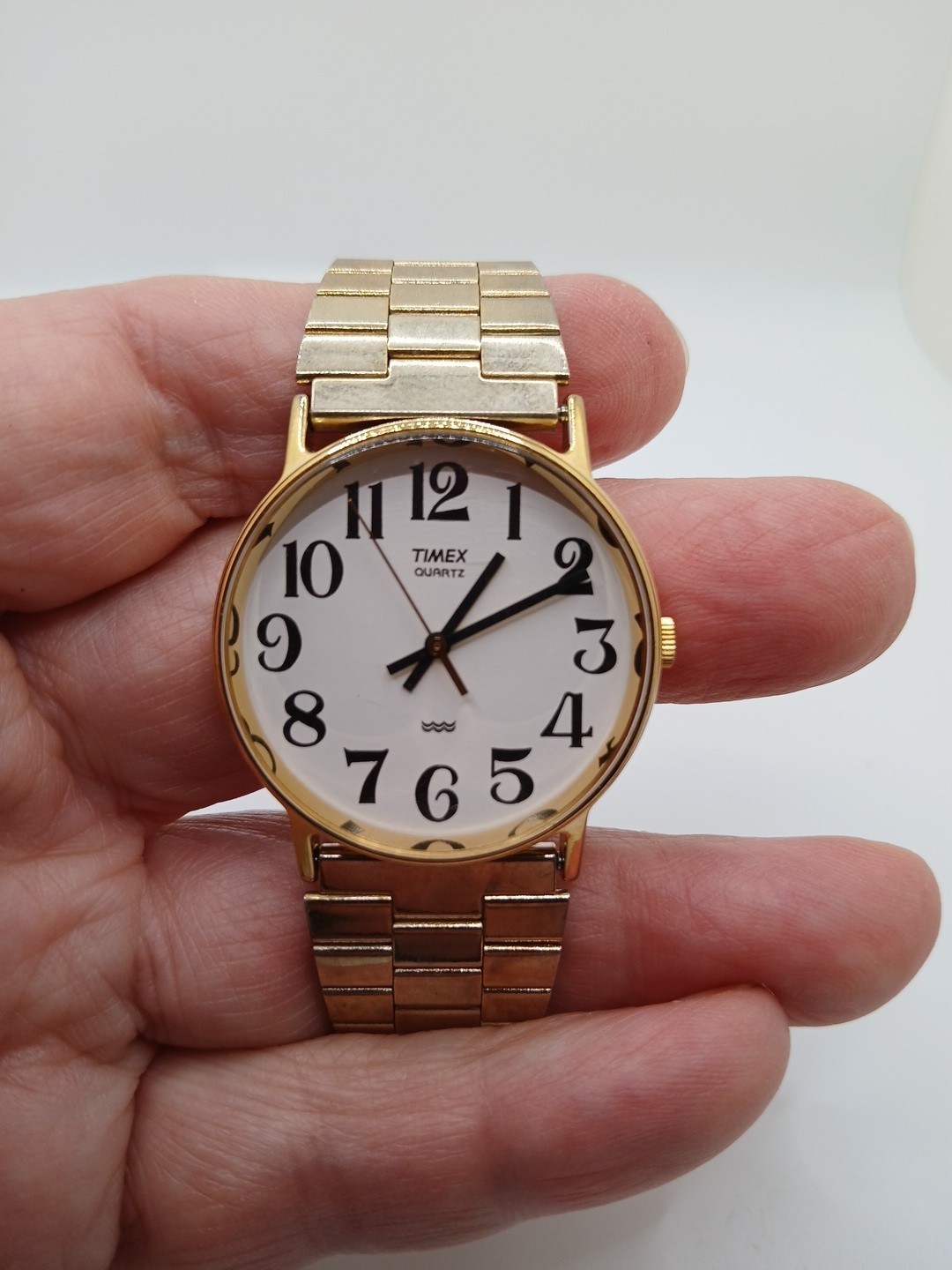 Vintage Watch Mens TIMEX quartz CR 2016 Cell working nice cosmetic condition