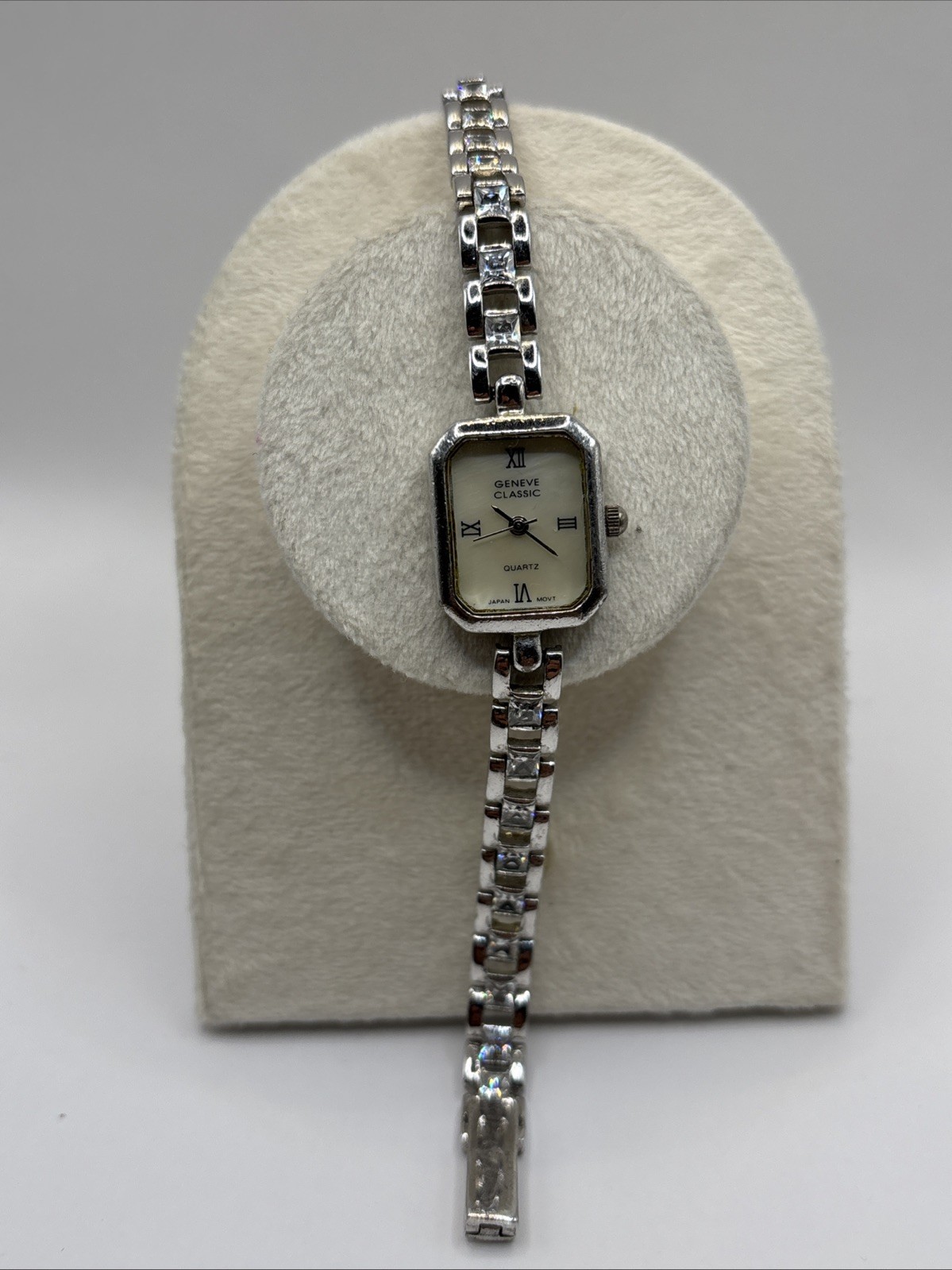 Geneve Womens Watch Sterling SilverNew Battery 7 Inch