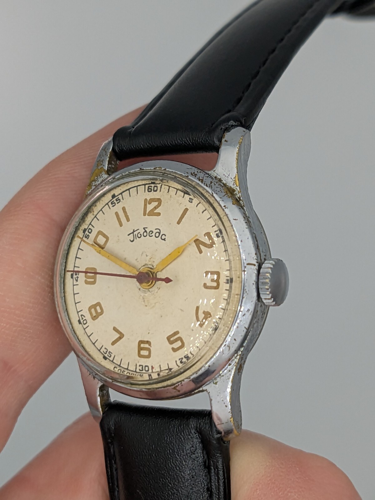Pobeda Central Second 2609 Soviet USSR Mechanical Men Military Vintage Watch