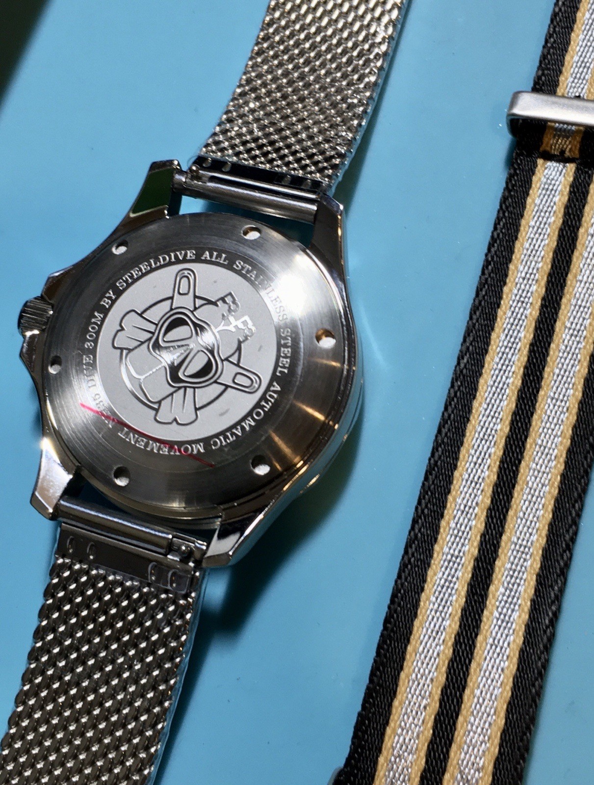 STEELDIVE 007 42MM WATCH NO TIME TO DIE SEIKO NH35 SAPPHIRE MILANESE & NATO BAND