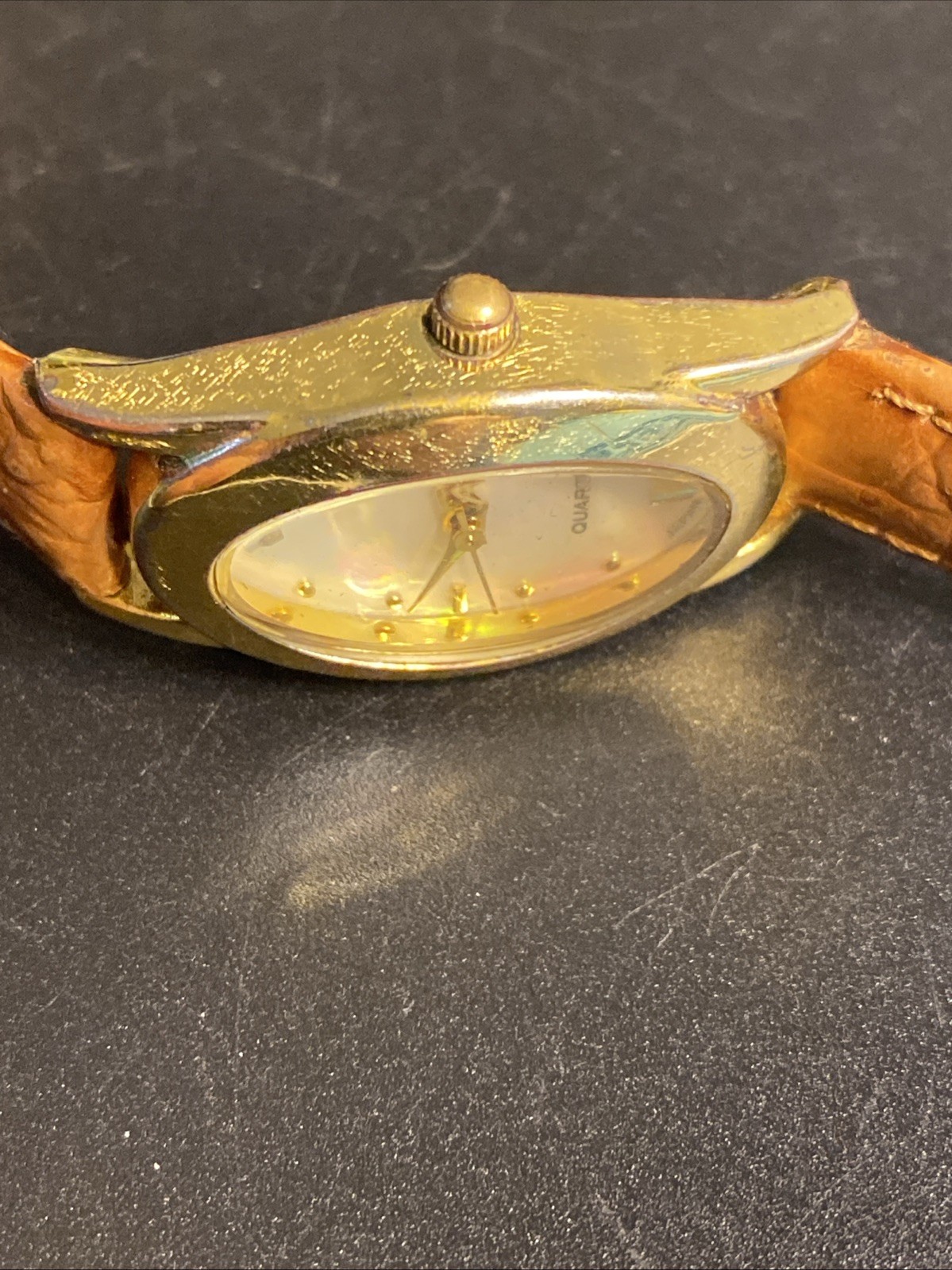 ADVANCE Quartz Wristwatch Gold Tone Oval Mother of Pearl Dial New Battery