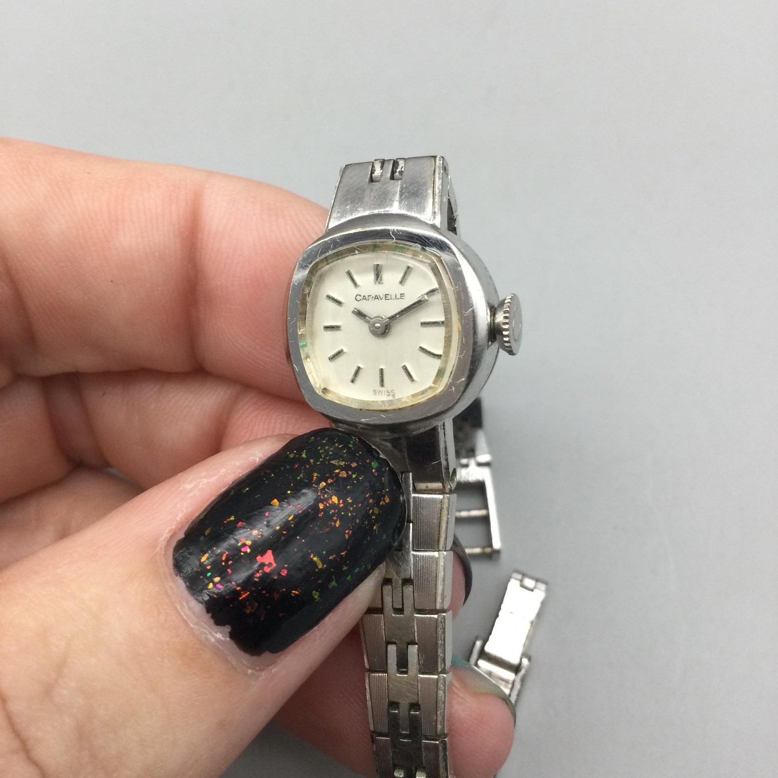 Vintage Caravelle Womens Watch 16mm Cream Dial Silver Tone Bracelet Manual 6.5″