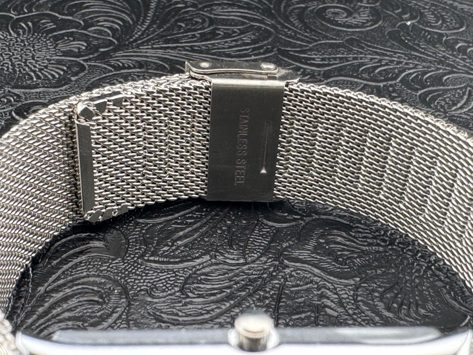 BLACK DIAL Vintage Seiko Slim Quartz Men’s Wrist Watch