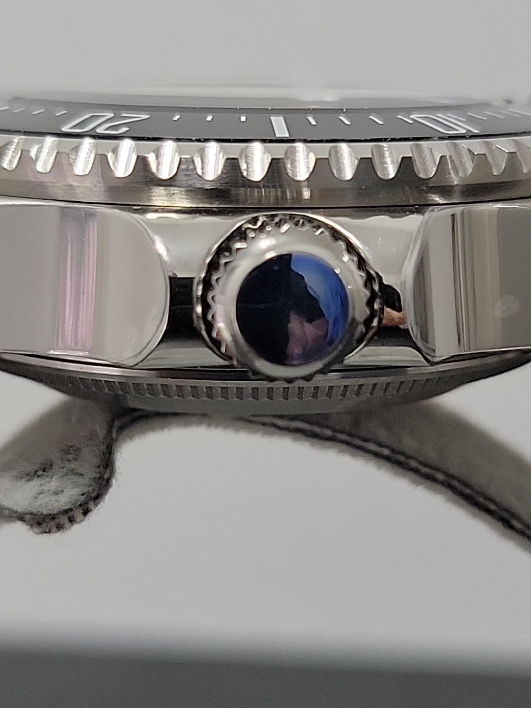 Divers Watch custom NH35 automatic Desdinova Dial Helium Gas Escape Valve Blue