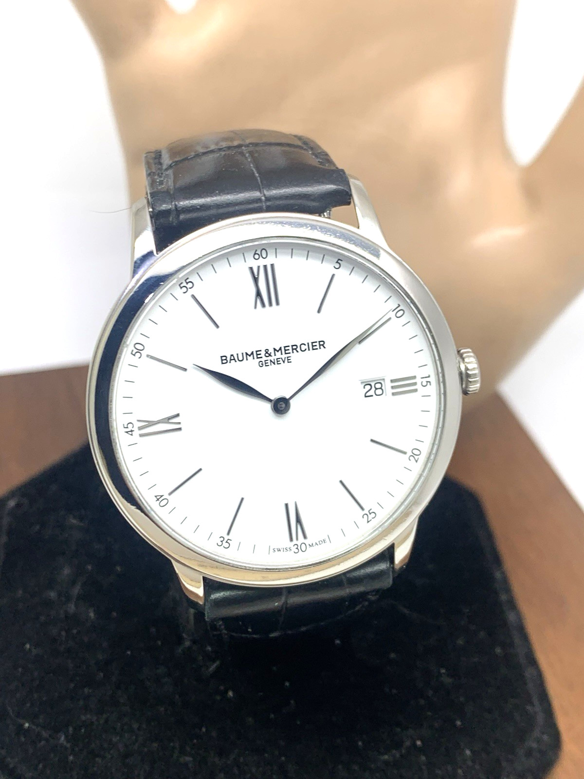 Baume & Mercier Men’s Watch 10323 Classima Swiss Quartz White Dial Leather 40mm
