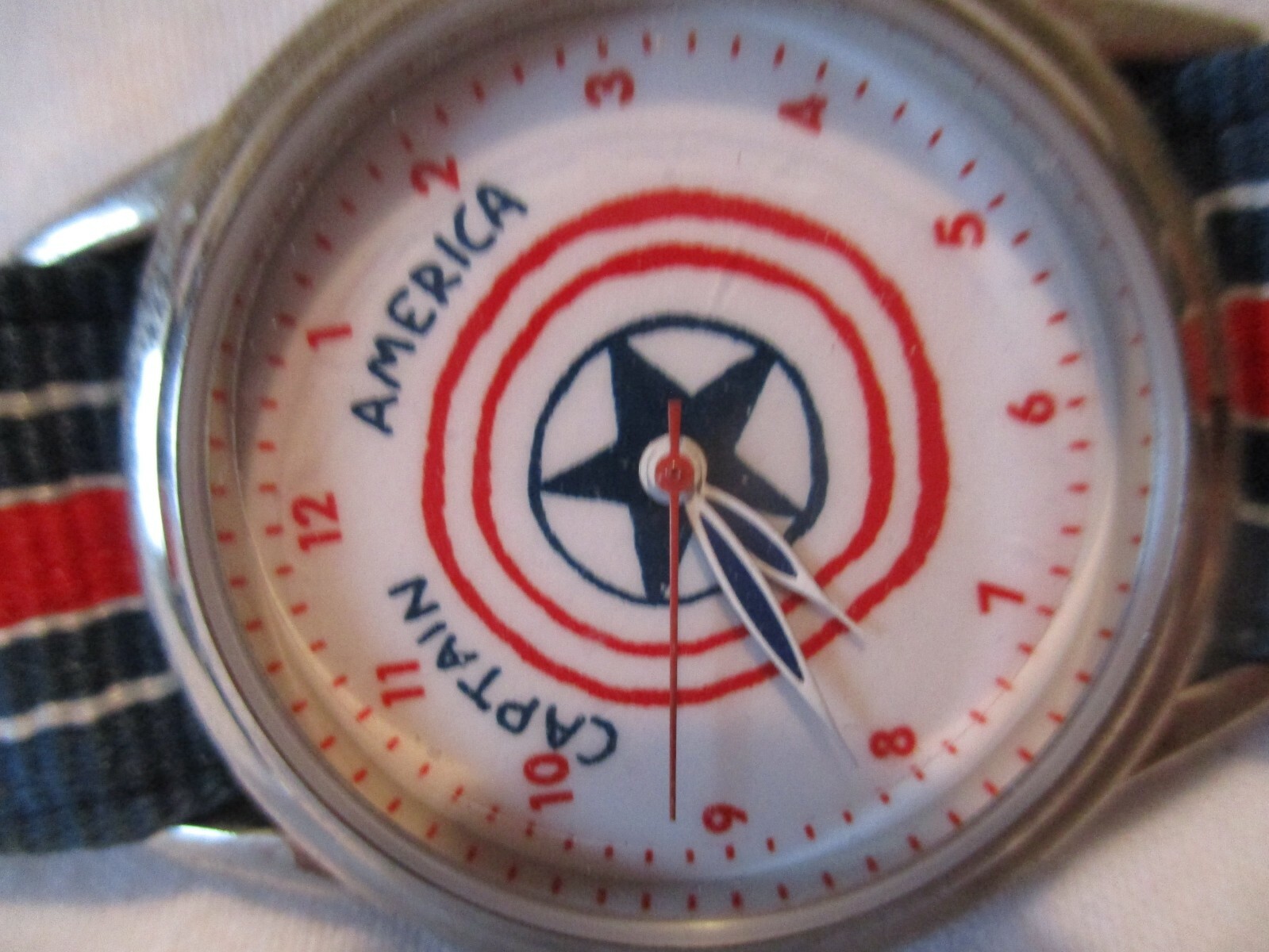 Captain America Watch Red White & Blue Striped Buckle Band Patriotic