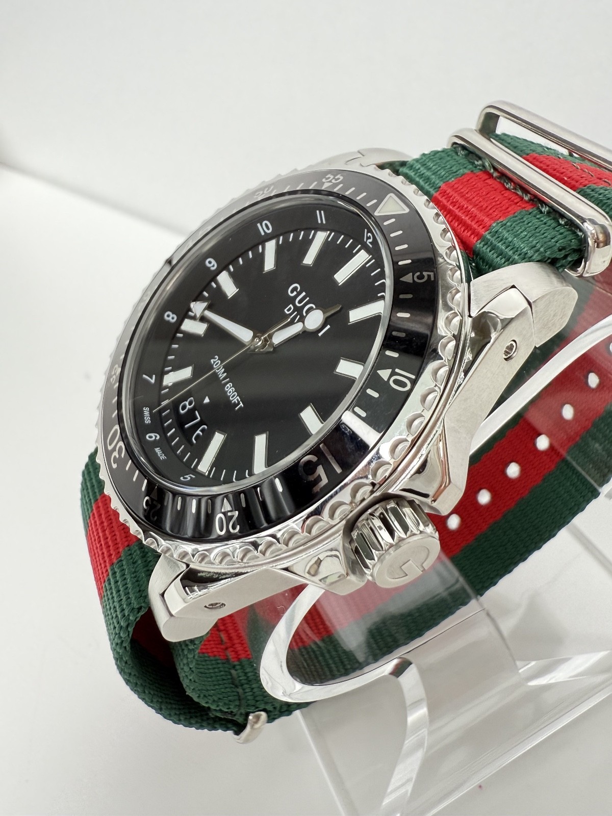 Gucci Dive YA136206 Men’s Watch – Red/Green