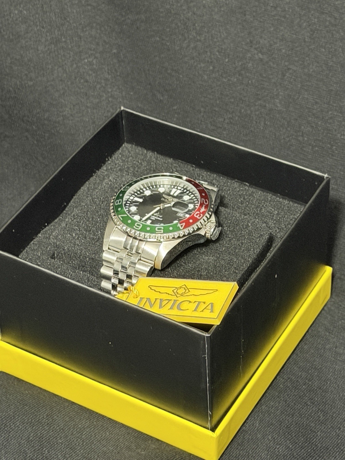 NEW Invicta Men’s Pro Diver Black Dial Red/Green Bezel Watch w/ Steel Band 36851