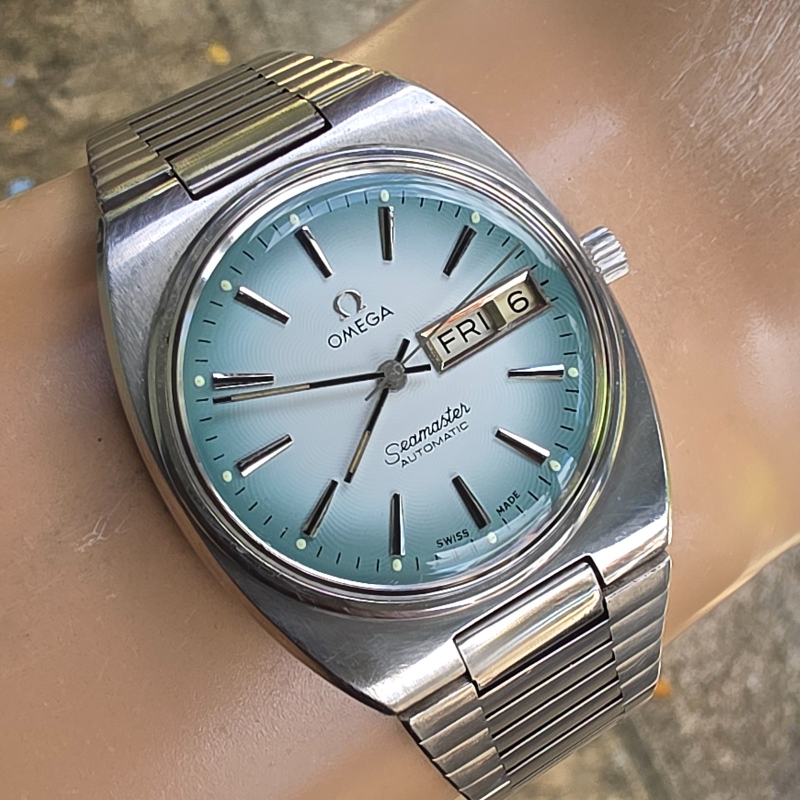 Vintage OMEGA Seamaster men’s automatic watch Two-tone sunburst dial 1970s