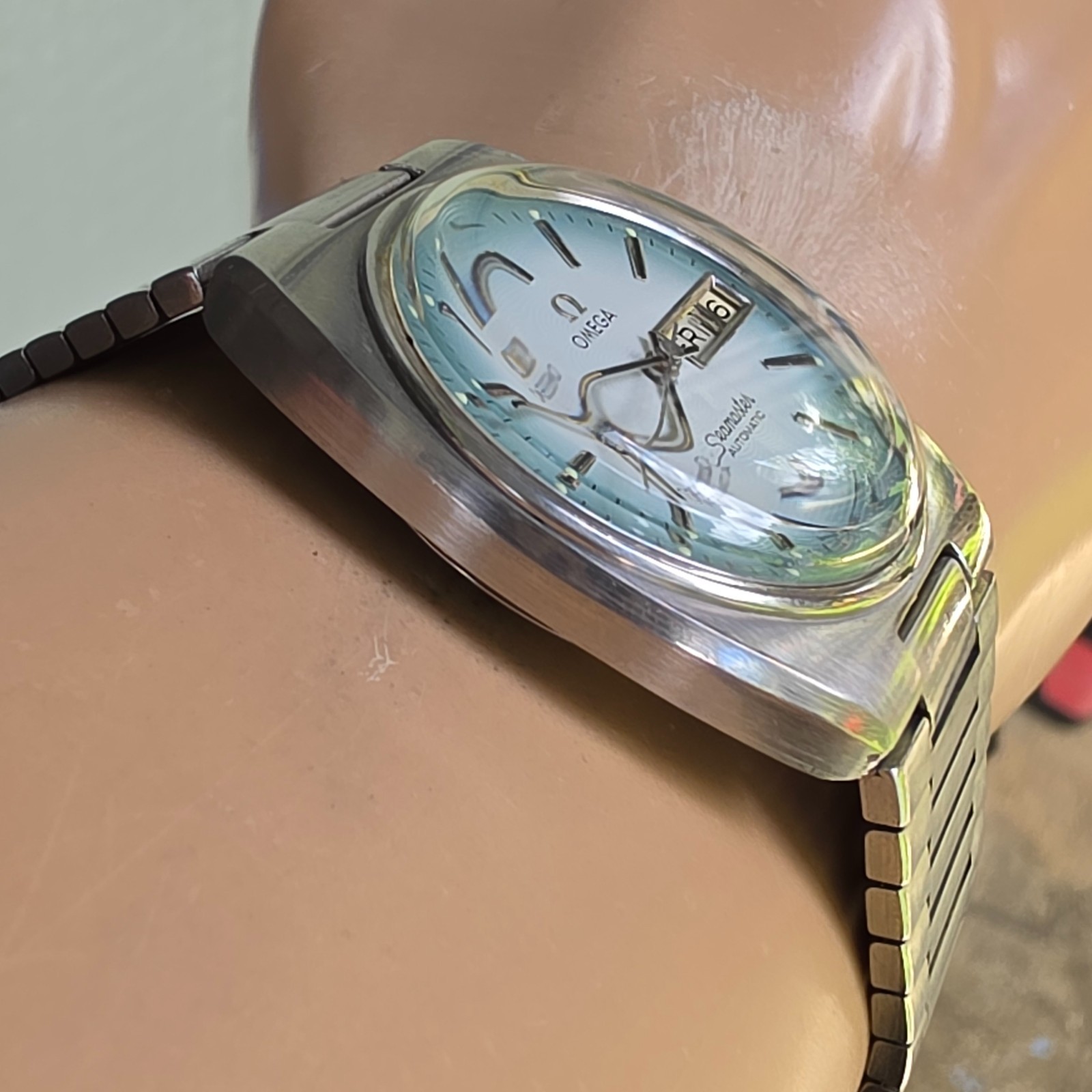 Vintage OMEGA Seamaster men’s automatic watch Two-tone sunburst dial 1970s