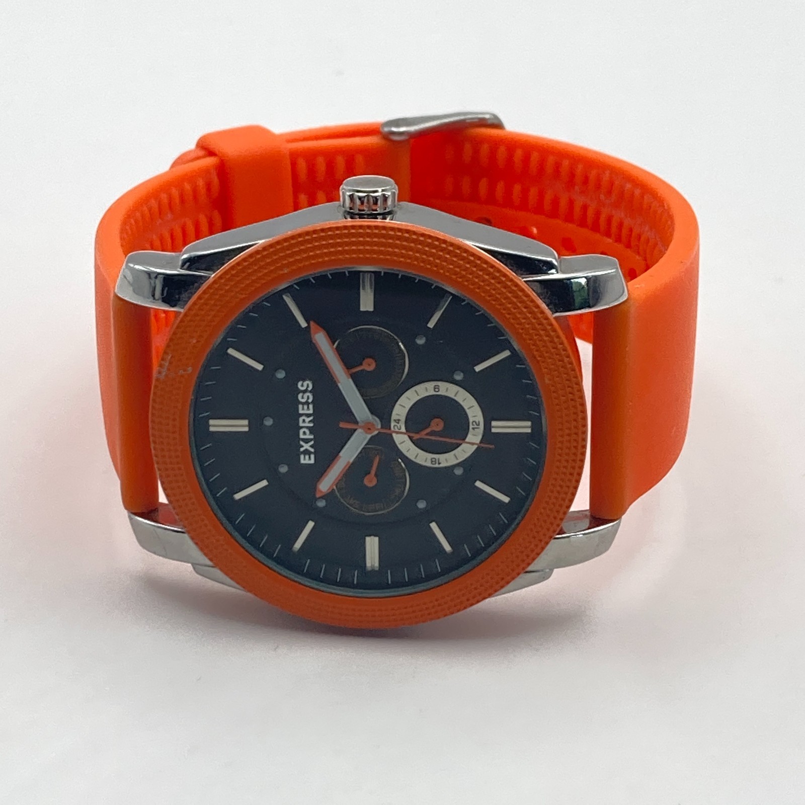 Express Men’s Watch 45mm Silver Tone Orange Day Date Silicone New Battery 9.5″